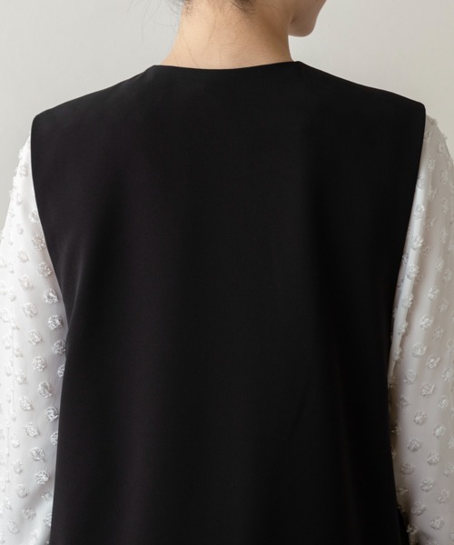 Sono（ソーノ）の「【新作 1/16発売】ご自宅でお洗濯可能【SONO/ソーノ】【SONO NAVY/ソーノネイビー】【MUMMUMダブルクロス】 フローラルフリルチュニックジレ（スーツベスト・レディース・ブラック/ネイビー・F）」の12枚目の写真