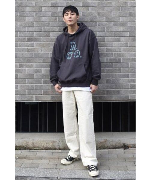 APOSTROPHE COMMA(アポストロフィコンマ)の「ACOロゴフードパーカー(チャコール/ブルー)(パーカー・メンズ・チャコール・MEDIUM)」の7枚目の写真