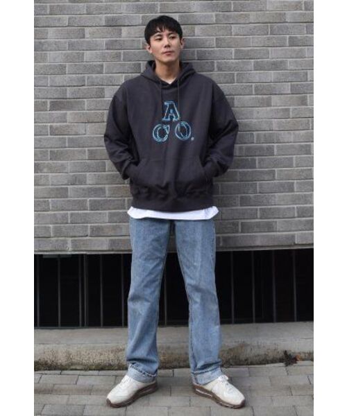APOSTROPHE COMMA(アポストロフィコンマ)の「ACOロゴフードパーカー(チャコール/ブルー)(パーカー・メンズ・チャコール・MEDIUM)」の11枚目の写真