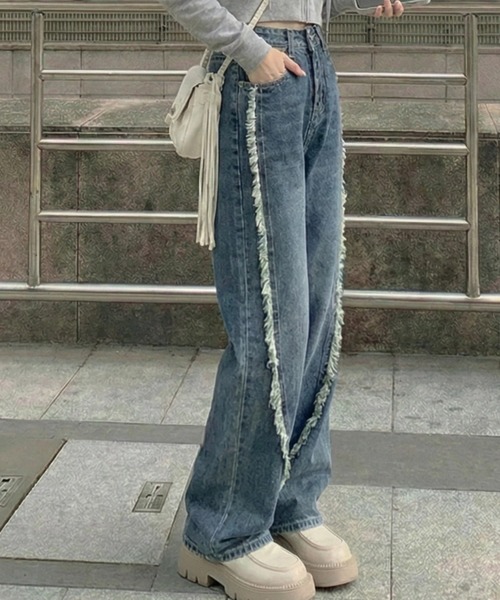 cammie(キャミー)の「ハイウエストフリンジデザインデニム(デニムパンツ・レディース・ブルー・L/M/S)」の4枚目の写真