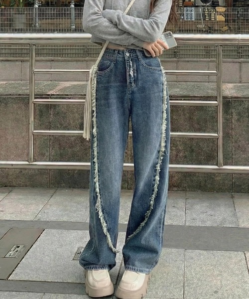 cammie(キャミー)の「ハイウエストフリンジデザインデニム(デニムパンツ・レディース・ブルー・L/M/S)」の11枚目の写真