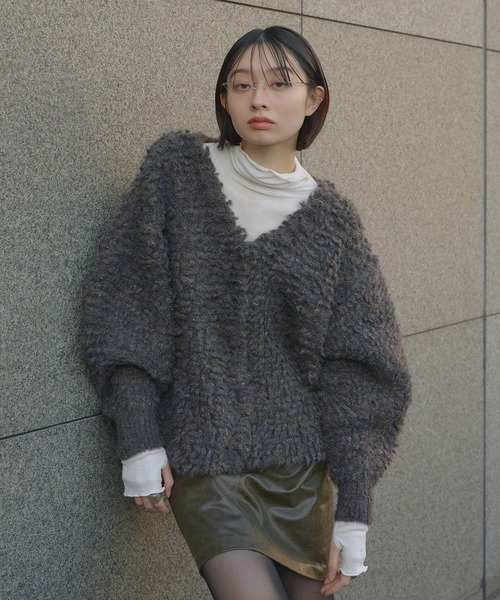Perushu（ペルーシュ）の「Boucle  Volume-Sleeve Knit Cardigan／ブークレヤーンボリュームスリーブニットカーディガン（カーディガン/ボレロ・レディース・レッド/ベージュ/チャコールグレー・FREE）」の4枚目の写真