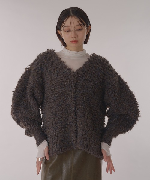 Perushu（ペルーシュ）の「Boucle  Volume-Sleeve Knit Cardigan／ブークレヤーンボリュームスリーブニットカーディガン（カーディガン/ボレロ・レディース・レッド/ベージュ/チャコールグレー・FREE）」の14枚目の写真