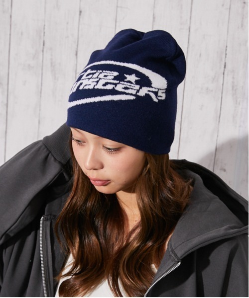 GORGE(ゴージ)の「《ロゴジャガード×ストリート》厚手ニットビーニー 秋冬◎(ニットキャップ/ビーニー・レディース・ネイビー/レッド/ブラック・F)」の2枚目の写真