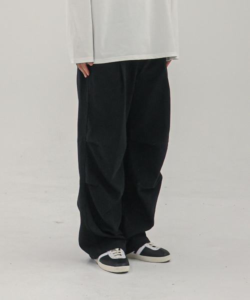 THESTORI(ザ・ストリ)の「ピンタックパラシュートパンツ(ブラック)(デニムパンツ・メンズ・その他・1(M)/2(L)/3(XL))」の2枚目の写真