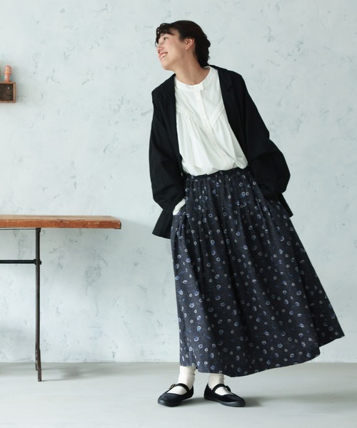 soulberry(ソウルベリー)の「星と青い鳥のスカート(スカート・レディース・スミクロ・5L/4L/3L/LL/L/M)」の2枚目の写真