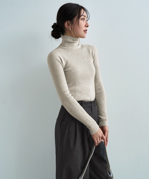 STYLE DELI(スタイルデリ)の「もっちりタートルリブニットトップス(ニット/セーター・レディース・ブラック/オートミール/ライトグレー/ホワイト・FREE)」の8枚目の写真