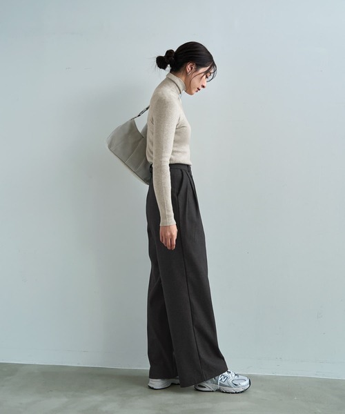 STYLE DELI(スタイルデリ)の「もっちりタートルリブニットトップス(ニット/セーター・レディース・ブラック/オートミール/ライトグレー/ホワイト・FREE)」の6枚目の写真