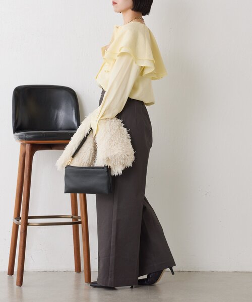 Jena espace merveilleux(ジェナ エスパスメルヴェイユ)の「ネックラッフルブラウス(シャツ/ブラウス・レディース・イエロー/ネイビー/オフホワイト・FREE)」の16枚目の写真