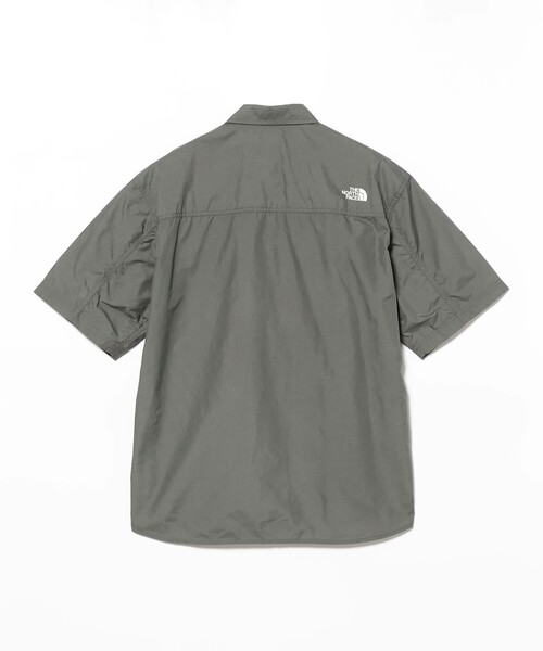 THE NORTH FACE（ザノースフェイス）の「THE NORTH FACE / S/S Nuptse Shirt（シャツ/ブラウス・メンズ・グレー/ブラック・SMALL/LARGE/MEDIUM/X-LARGE）」の5枚目の写真