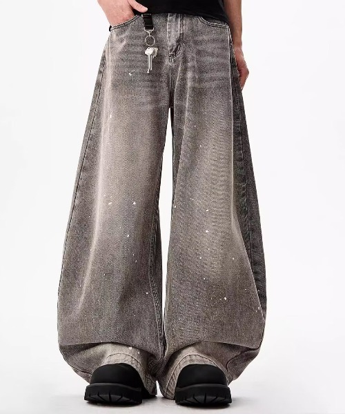 Evo+Revo（エボレボ）の「”どこか古着っぽい”ペンキ飛ばし ワイドバギー バルーン バレルデニム（デニムパンツ・メンズ・グレー・M/S/L）」の2枚目の写真