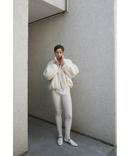 CLANE(クラネ)の「CLANE BALLOON BOA BLOUSON 19101-0032(ブルゾン・レディース・オフホワイト/ブラウン/グレー・2/1)」の12枚目の写真