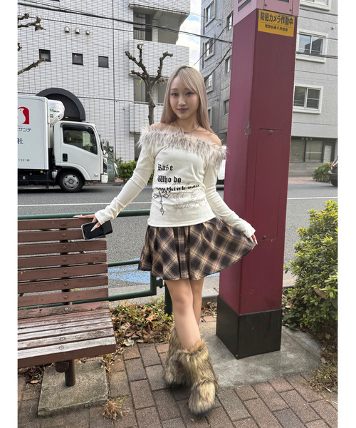 DAESE TOKYO(デセトウキョウ)の「『DAESE TOKYO/デセトウキョウ』グランジファーオフショルトップス(Tシャツ/カットソー・レディース・ホワイト・FREE)」の3枚目の写真