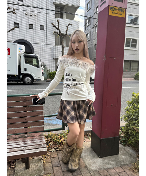 DAESE TOKYO(デセトウキョウ)の「『DAESE TOKYO/デセトウキョウ』グランジファーオフショルトップス(Tシャツ/カットソー・レディース・ホワイト・FREE)」の4枚目の写真