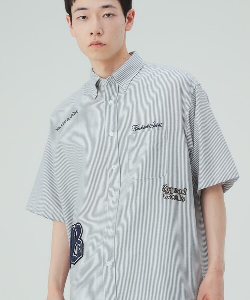 BEAMS HEART(ビームスハート)の「【6/18値下げ】レタード ワッペン オックスフォード シャツ(ユニセックス)(シャツ/ブラウス・メンズ・ネイビー/ホワイト/ブラック・LARGE/MEDIUM/SMALL)」の1枚目の写真