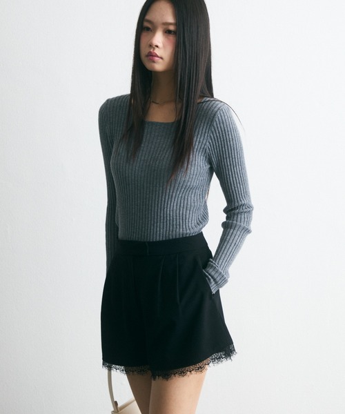 krahe(クレーエ)の「バックオープンリブトップス(ニット/セーター・レディース・グレー/ベージュ/ダークグレー/ホワイト・FREE)」の3枚目の写真