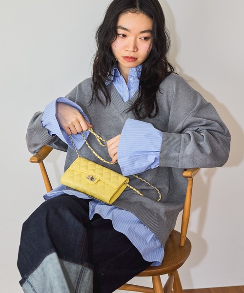 mysty woman（ミスティウーマン）の「シャツドッキングハイゲージニット　656084（ニット/セーター・レディース・ネイビー/グレー/チャコールグレー・FREE）」の6枚目の写真