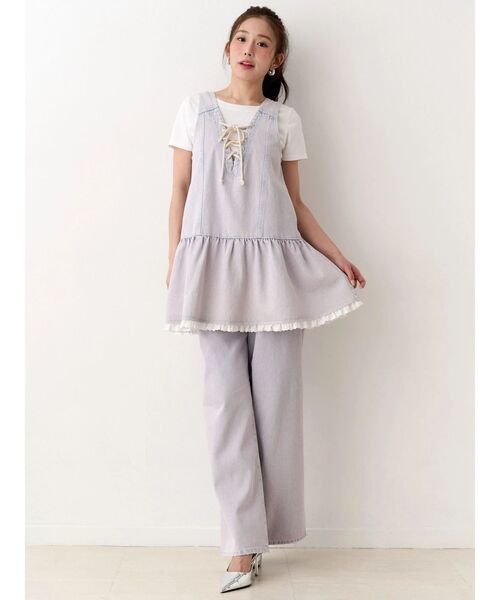 Now me. by NYLON JAPAN（ナウミーバイナイロンジャパン）の「ウエストフリンジデニムパンツ（デニムパンツ・レディース・ブルー/ピンク・SMALL/MEDIUM）」の4枚目の写真