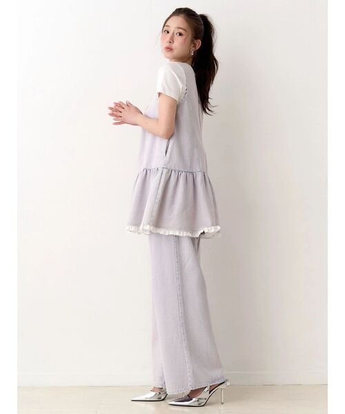 Now me. by NYLON JAPAN（ナウミーバイナイロンジャパン）の「ウエストフリンジデニムパンツ（デニムパンツ・レディース・ブルー/ピンク・SMALL/MEDIUM）」の5枚目の写真