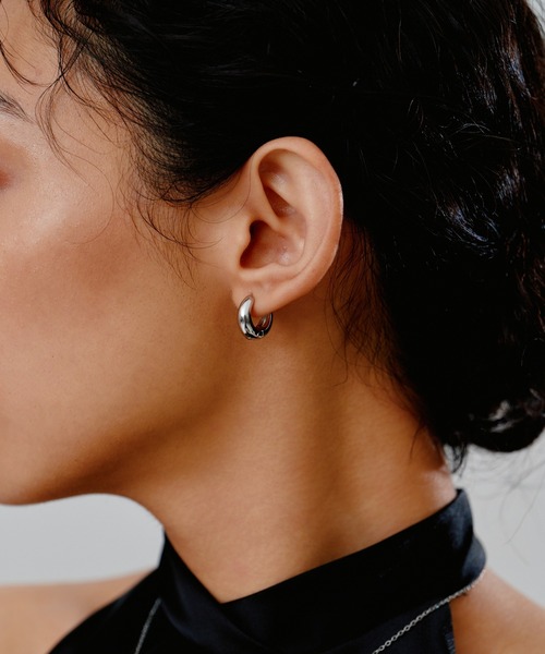 novice（ノーヴィス）の「【novice】Mini Compact Oval Pierce［Stainless］（ピアス（両耳用）・レディース・ゴールド/シルバー・FREE）」の6枚目の写真