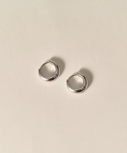 novice（ノーヴィス）の「【novice】Mini Compact Oval Pierce［Stainless］（ピアス（両耳用）・レディース・ゴールド/シルバー・FREE）」の10枚目の写真