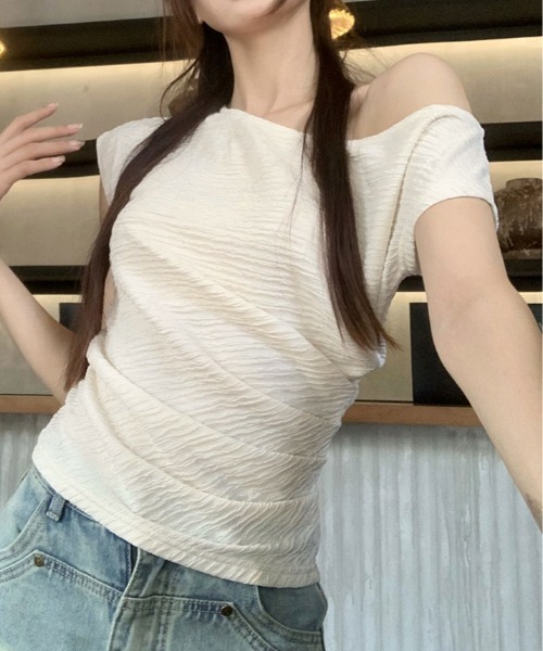 kirakiraShop(キラキラショップ)の「マルチway エンボス プルオーバー(Tシャツ/カットソー・レディース・ベージュ/アイボリー/ブラック・FREE)」の17枚目の写真