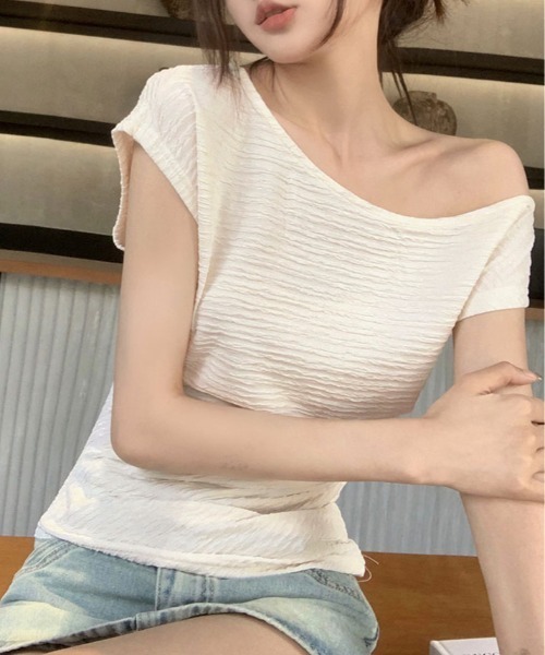 kirakiraShop(キラキラショップ)の「マルチway エンボス プルオーバー(Tシャツ/カットソー・レディース・ベージュ/アイボリー/ブラック・FREE)」の20枚目の写真