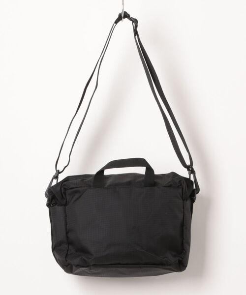 Gramicci(グラミチ)の「【GRAMICCI】MULTI SIDE BAG(ショルダーバッグ・メンズ・オリーブ/ブラック・FREE)」の5枚目の写真