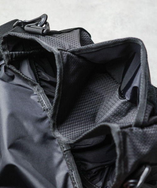 Gramicci(グラミチ)の「【GRAMICCI】MULTI SIDE BAG(ショルダーバッグ・メンズ・オリーブ/ブラック・FREE)」の18枚目の写真