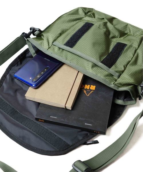 Gramicci(グラミチ)の「【GRAMICCI】MULTI SIDE BAG(ショルダーバッグ・メンズ・オリーブ/ブラック・FREE)」の6枚目の写真