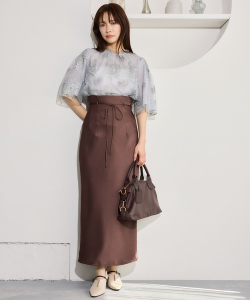 mysty woman（ミスティウーマン）の「フローラルラメ刺繍ブラウス5分袖　656078（シャツ/ブラウス・レディース・ブラウン/アイボリー/ブラック/グレイッシュブルー・FREE）」の5枚目の写真