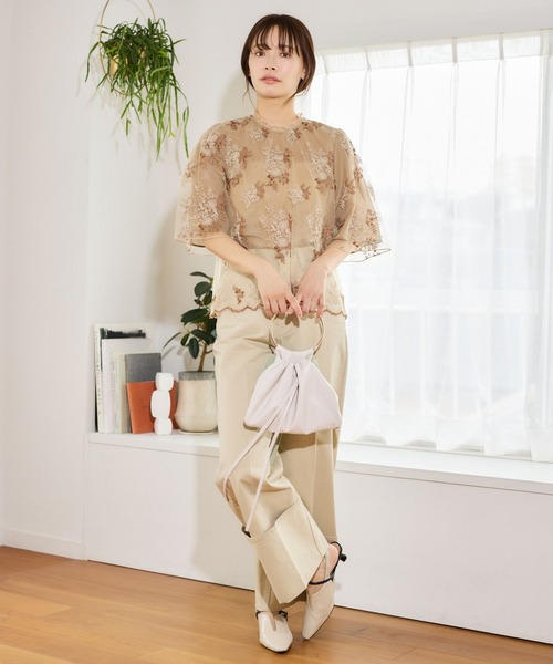 mysty woman（ミスティウーマン）の「フローラルラメ刺繍ブラウス5分袖　656078（シャツ/ブラウス・レディース・ブラウン/アイボリー/ブラック/グレイッシュブルー・FREE）」の12枚目の写真