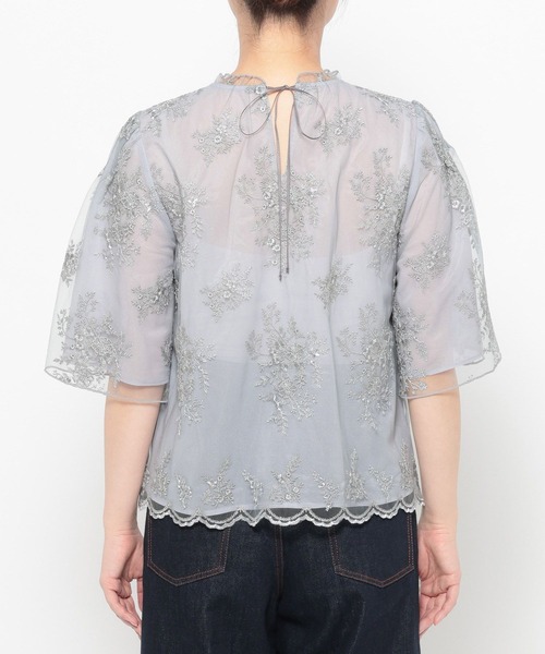 mysty woman（ミスティウーマン）の「フローラルラメ刺繍ブラウス5分袖　656078（シャツ/ブラウス・レディース・ブラウン/アイボリー/ブラック/グレイッシュブルー・FREE）」の18枚目の写真