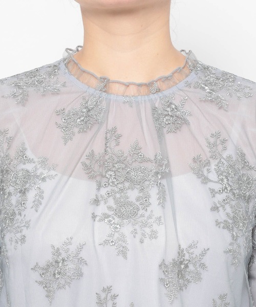 mysty woman（ミスティウーマン）の「フローラルラメ刺繍ブラウス5分袖　656078（シャツ/ブラウス・レディース・ブラウン/アイボリー/ブラック/グレイッシュブルー・FREE）」の19枚目の写真