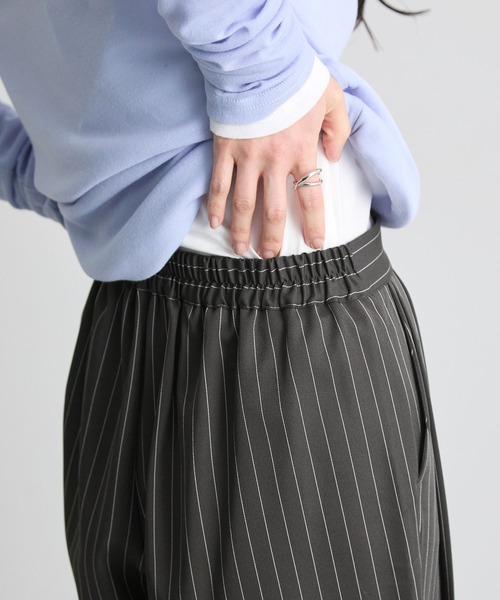 Futier land（フューティアランド）の「ストライプツータックスラックス（デニムパンツ・レディース・グレイッシュベージュ/チャコールグレー・MEDIUM）」の20枚目の写真