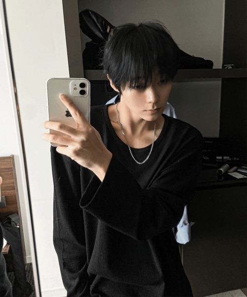 COSYHARU(コシハル)の「ワッフルUネック長袖Tシャツ(Tシャツ/カットソー・メンズ・ブラック/ホワイト・FREE)」の11枚目の写真