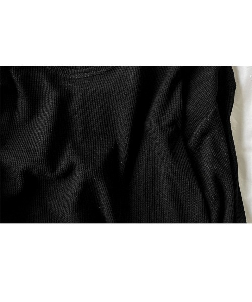 COSYHARU(コシハル)の「ワッフルUネック長袖Tシャツ(Tシャツ/カットソー・メンズ・ブラック/ホワイト・FREE)」の6枚目の写真