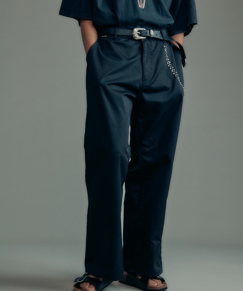 ADAM PATEK(アダムパテック)の「【ADAMPATEK/アダムパテック】studded T/C twill flare wide trouser/スタッズ付きTCツイルワイドトラウザー(チノパンツ・メンズ・ベージュ/ブラック・2/1)」の4枚目の写真