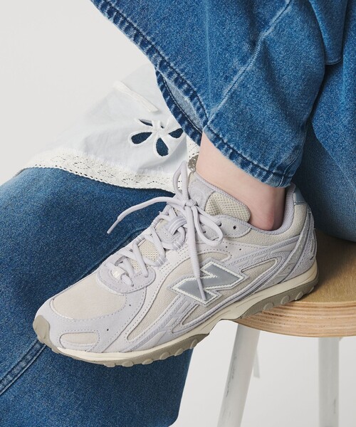 NEW BALANCE(ニューバランス)の「<New Balance>スエード U204L スニーカー(スニーカー・レディース・ブラック/ライトグレー・24cm/23cm/25cm/22.5cm/24.5cm/23.5cm)」の2枚目の写真