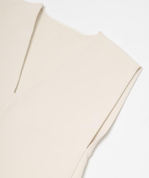 URBAN RESEARCH ROSSO WOMEN（アーバンリサーチ　ロッソ）の「Vネックポンチベスト（ベスト・レディース・ブラック/ホワイト系その他・FREE）」の7枚目の写真