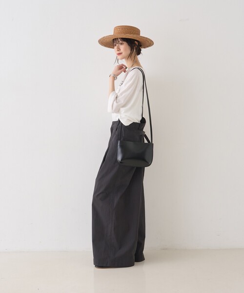 Rouge vif Anna(ルージュヴィフアンナ)の「2WAYサスペンダータックワイドパンツ/サスペンダー取り外し可能/バッグベルト付き/ポケット付き(その他パンツ・レディース・スミクロ/グレイッシュベージュ・36/38)」の6枚目の写真