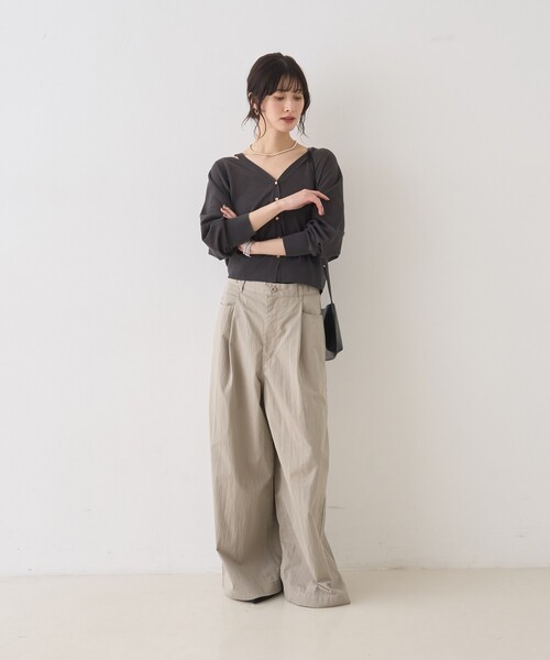Rouge vif Anna(ルージュヴィフアンナ)の「2WAYサスペンダータックワイドパンツ/サスペンダー取り外し可能/バッグベルト付き/ポケット付き(その他パンツ・レディース・スミクロ/グレイッシュベージュ・36/38)」の18枚目の写真