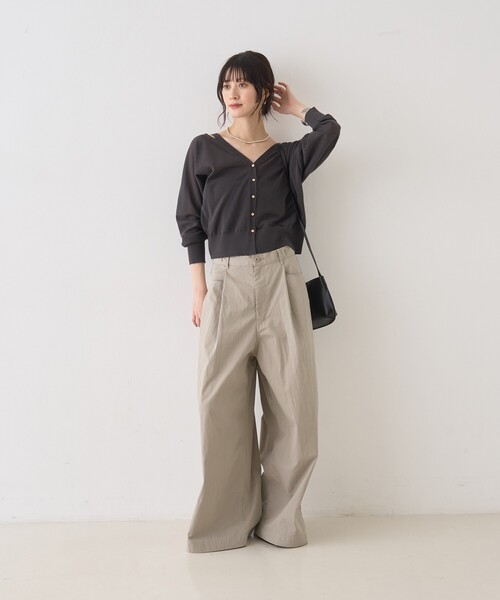 Rouge vif Anna(ルージュヴィフアンナ)の「2WAYサスペンダータックワイドパンツ/サスペンダー取り外し可能/バッグベルト付き/ポケット付き(その他パンツ・レディース・スミクロ/グレイッシュベージュ・36/38)」の16枚目の写真