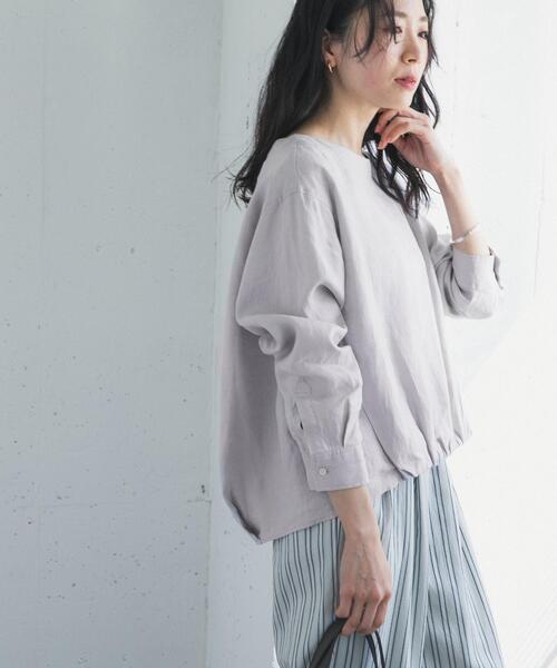 URBAN RESEARCH DOORS（アーバンリサーチドアーズ）の「リネンフロントギャザープルオーバー（シャツ/ブラウス・レディース・ネイビー/ライトグレー/ライトブルー・FREE）」の2枚目の写真