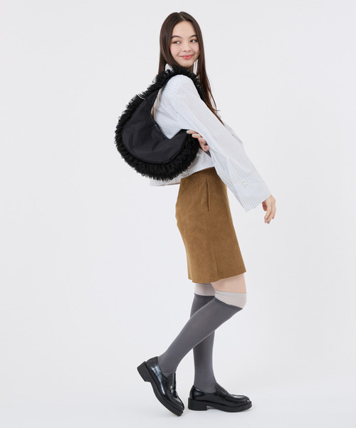 LeSportsac（レスポートサック）の「RUFFLE ZIP HOBO ブラックレースラッフル（ショルダーバッグ・レディース・ブラック・FREE）」の3枚目の写真