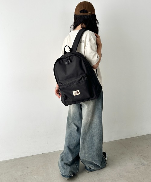 THE NORTH FACE(ザノースフェイス)の「【国内未発売】THE NORTH FACE(ザ・ノースフェイス)/PC・A4収納可能 軽量 通勤通学 リュック バックパック/STANDARD DAYPACK(バックパック/リュック・レディース・ブラック/クリーム/カーキ・FREE)」の8枚目の写真