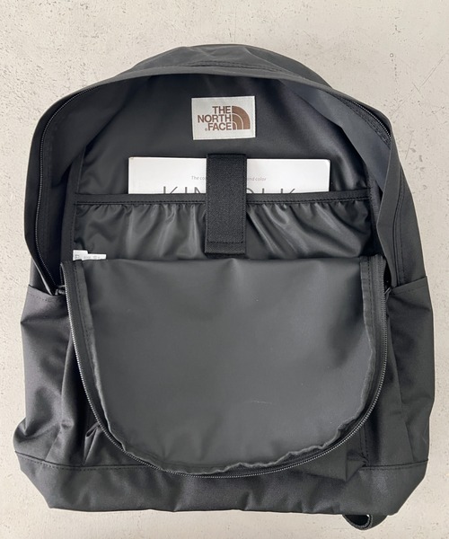 THE NORTH FACE(ザノースフェイス)の「【国内未発売】THE NORTH FACE(ザ・ノースフェイス)/PC・A4収納可能 軽量 通勤通学 リュック バックパック/STANDARD DAYPACK(バックパック/リュック・レディース・ブラック/クリーム/カーキ・FREE)」の17枚目の写真