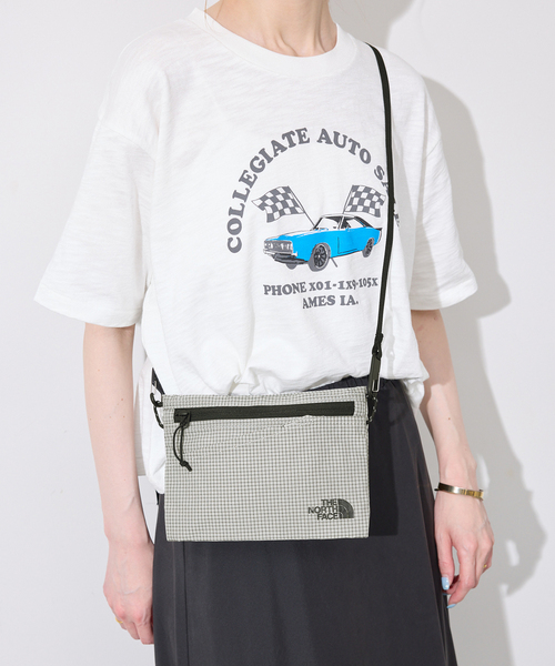 THE NORTH FACE（ザノースフェイス）の「THE NORTH FACE/ノースフェイス Rafter Shoulder Pouch S SP NM72628（ショルダーバッグ・レディース・ライトグレー/ブラック・FREE）」の7枚目の写真