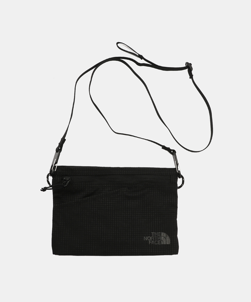 THE NORTH FACE（ザノースフェイス）の「THE NORTH FACE/ノースフェイス Rafter Shoulder Pouch S SP NM72628（ショルダーバッグ・レディース・ライトグレー/ブラック・FREE）」の10枚目の写真