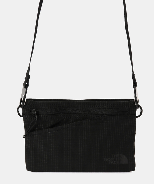 THE NORTH FACE（ザノースフェイス）の「THE NORTH FACE/ノースフェイス Rafter Shoulder Pouch S SP NM72628（ショルダーバッグ・レディース・ライトグレー/ブラック・FREE）」の12枚目の写真